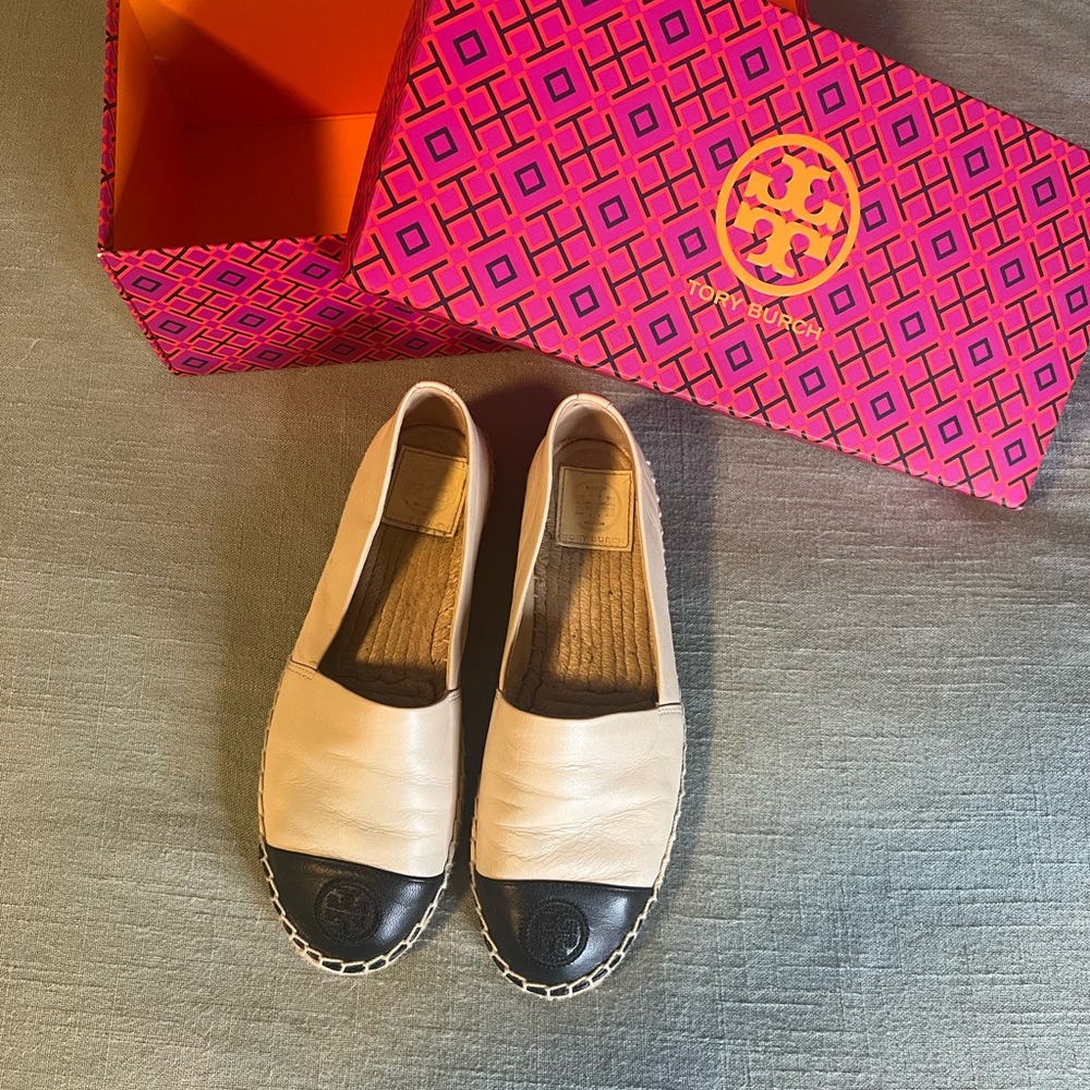 Tory Burch Cream and Black Women's Shoes